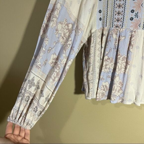 ✨ Taylor & Sage Women’s Floral Embroidered Boho Top Cream Purple XS - Picture 4 of 7